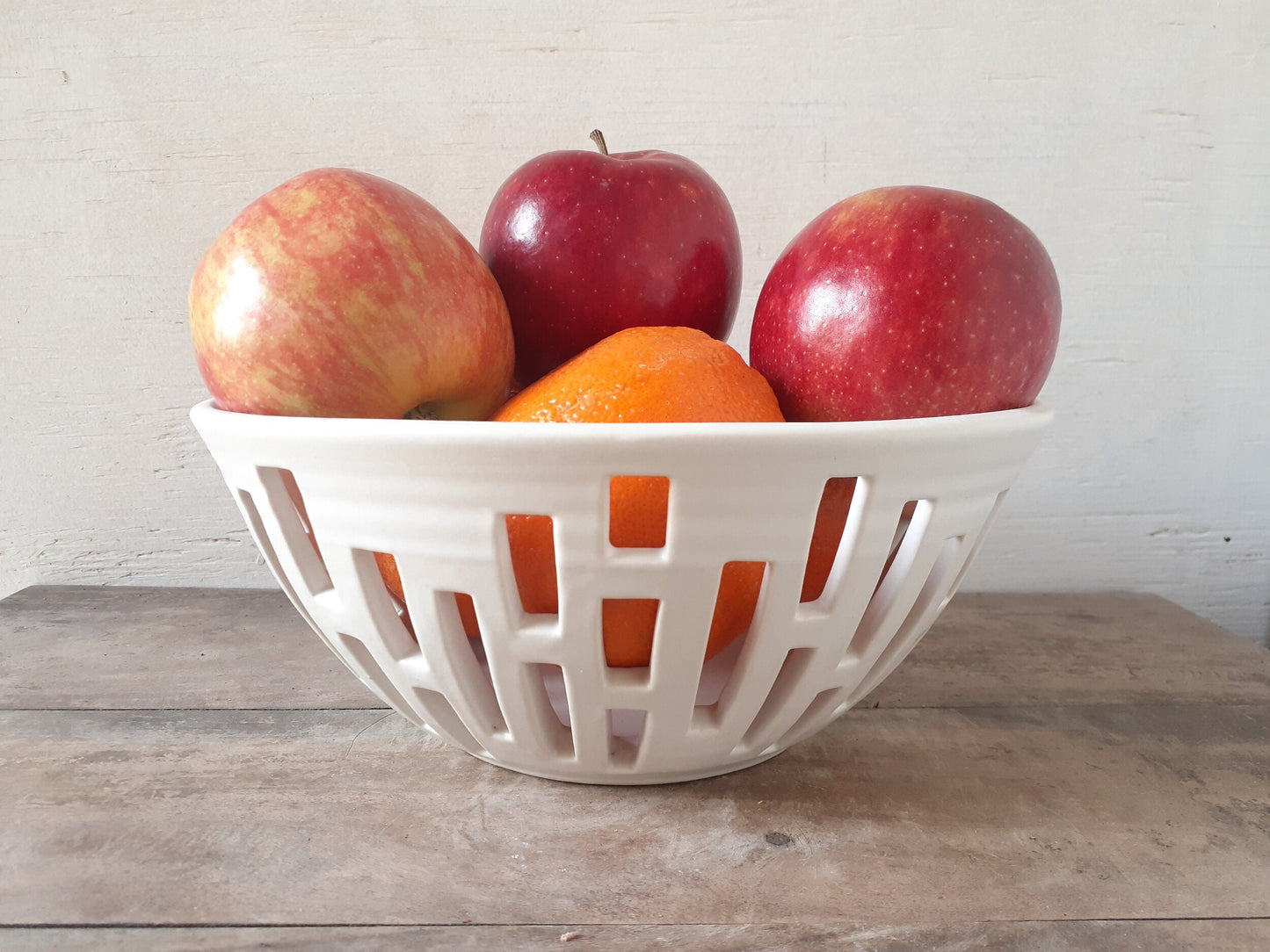 Round Cityscape Fruit Bowl