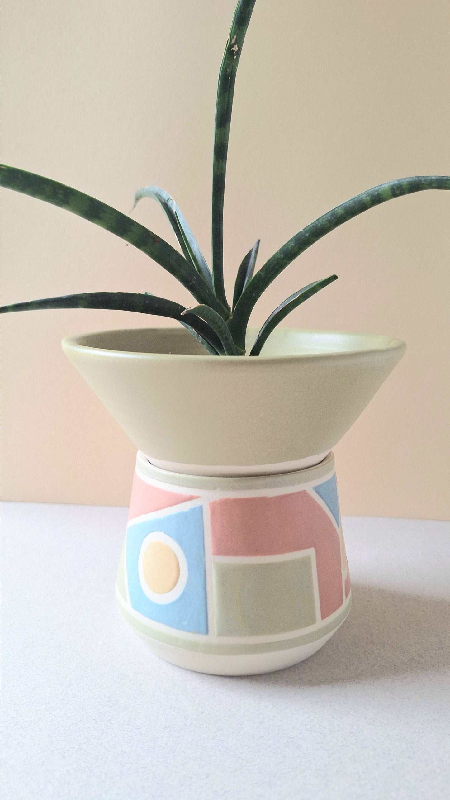 Avocado Geo Angled Planter